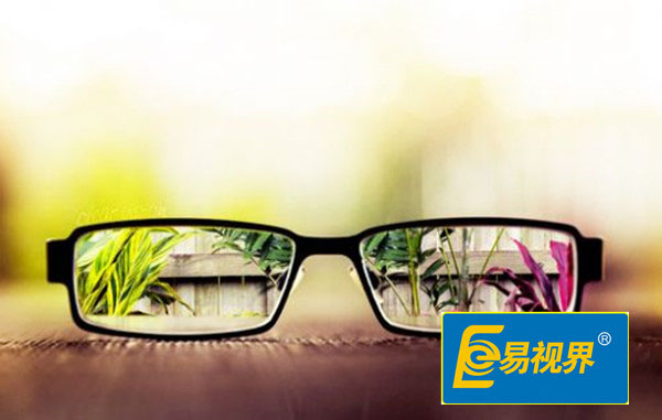 易視界專家:高度近視族對(duì)激烈運(yùn)動(dòng)太“敏感”