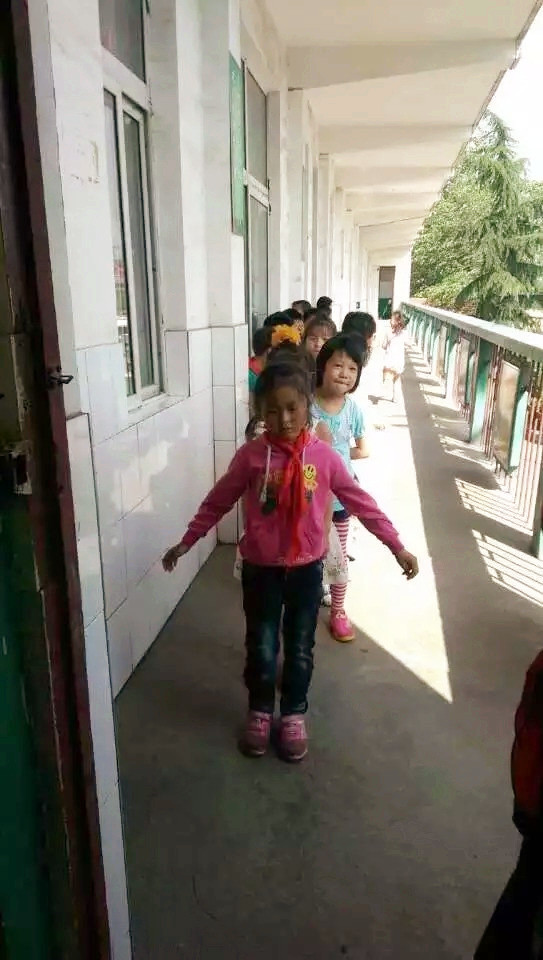 易視界進(jìn)駐校園開展愛心視力健康檢查