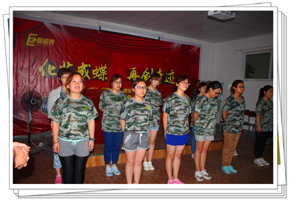 隊(duì)長(zhǎng)及助教發(fā)表演講