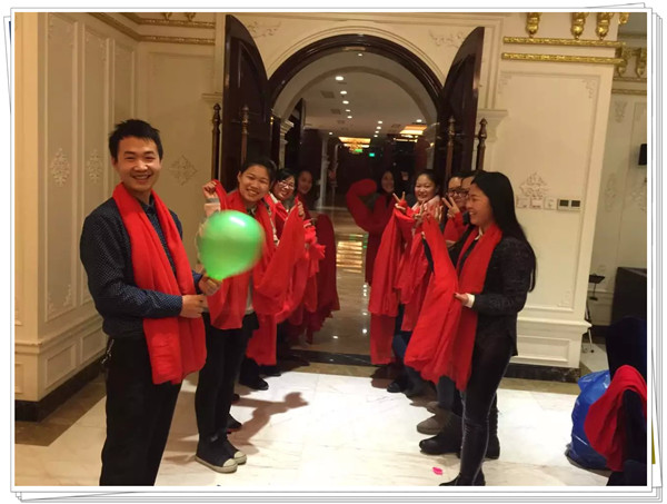 熱情的臨時(shí)迎接禮儀隊(duì)