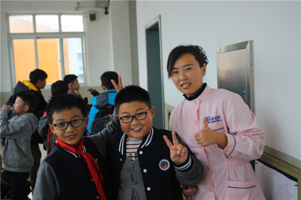 易視界眼健康機構(gòu)走進鄭東實驗小學(xué)