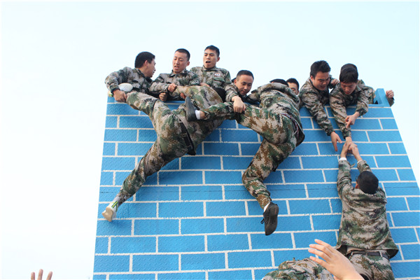 易視界精英們開始攀登畢業(yè)墻