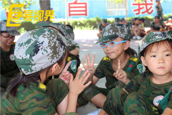 團(tuán)結(jié)有愛(ài)的小伙伴們