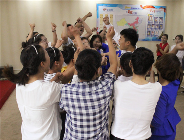 為了團(tuán)隊(duì)，每個(gè)人都在不斷努力突破自己