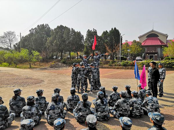 充滿(mǎn)激情的易視界團(tuán)隊(duì)