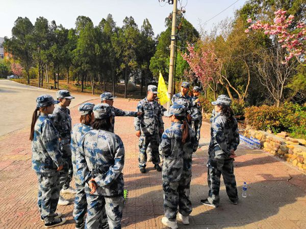 游戲環(huán)節(jié)中，大家齊心協(xié)作，群策群力