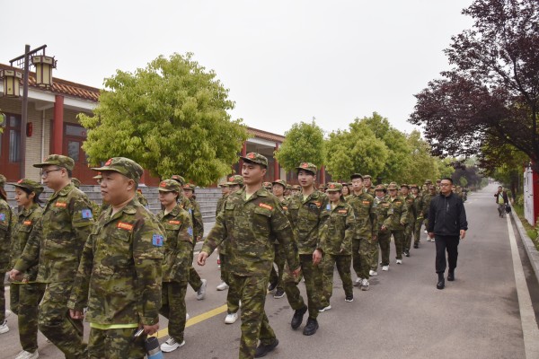 易視界精英們向著訓(xùn)練場(chǎng)出發(fā)