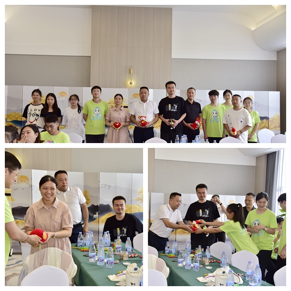 易視界向南陽(yáng)醫(yī)專(zhuān)的老師贈(zèng)送小禮物