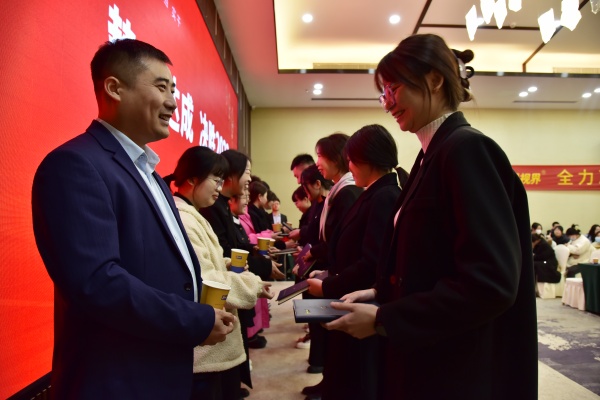 易視界師徒儀式進行中