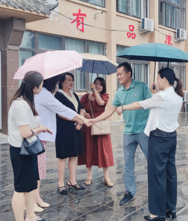 易視界.經(jīng)貿(mào)學(xué)院攜手并進：校企合作送學(xué)到崗暨入職歡迎儀式圓滿落幕