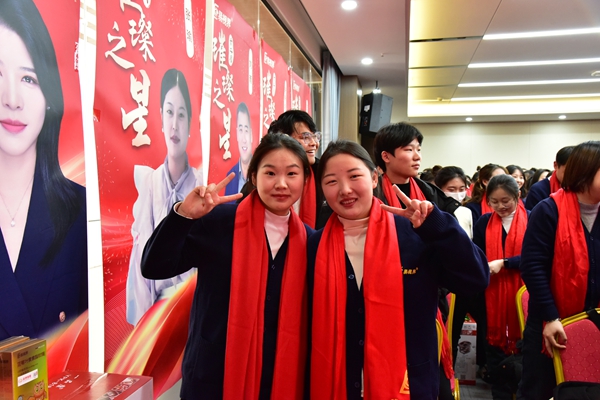 易視界12月嘉獎(jiǎng)會(huì)暨1月啟動(dòng)大會(huì)精彩瞬間