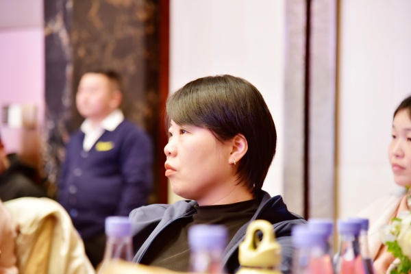 易視界17載感恩如光同行共同守護清晰視界客戶答謝會圖集