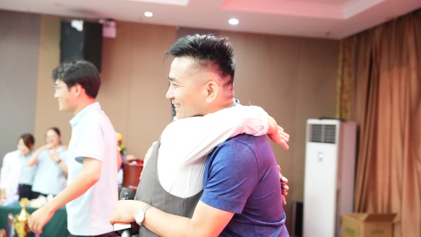 易視界2025年8月嘉獎會暨9月啟動大會精彩圖集