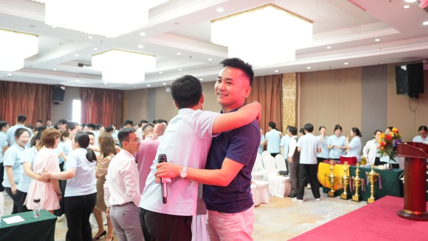 易視界2025年8月嘉獎會暨9月啟動大會精彩圖集