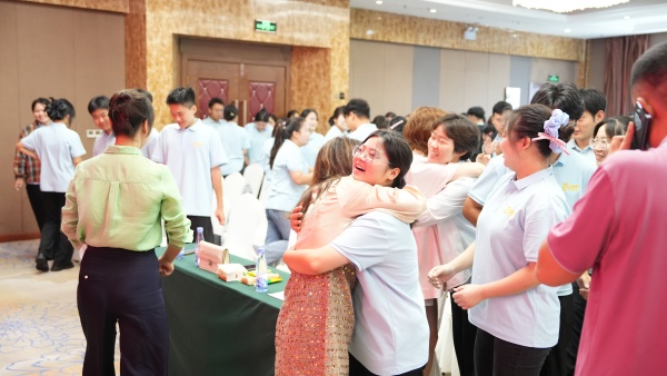 易視界2025年8月嘉獎會暨9月啟動大會精彩圖集