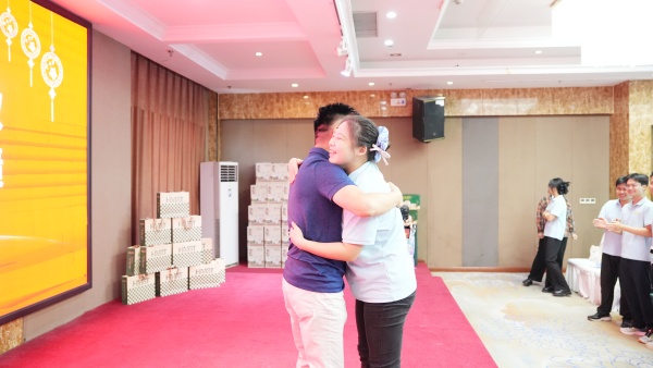 易視界2025年8月嘉獎會暨9月啟動大會精彩圖集