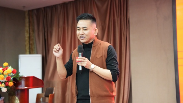 易視界2025年10月嘉獎會暨11月啟動大會精彩瞬間