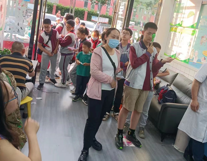 易視界2023又一家店面火爆開業(yè)啦