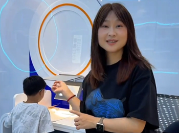 九視清遠(yuǎn)像折疊屏 折疊視界·睛彩未來(lái)